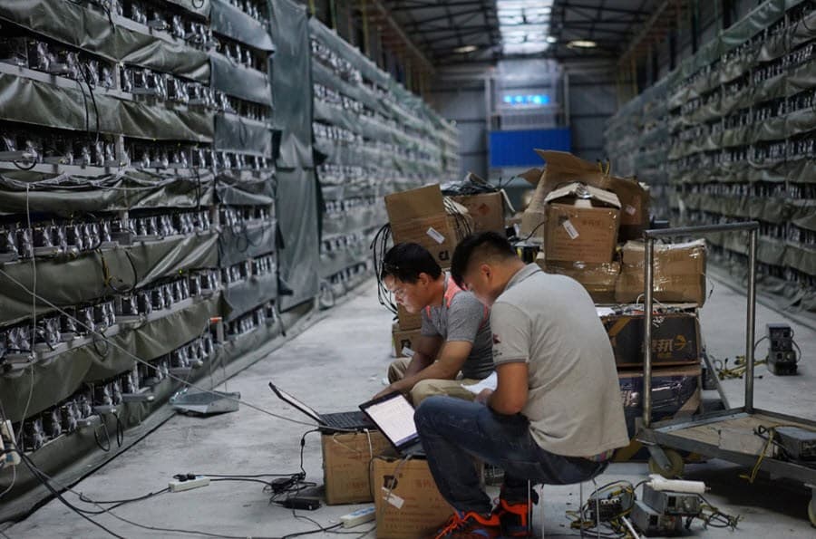 crypto mining mining-farm