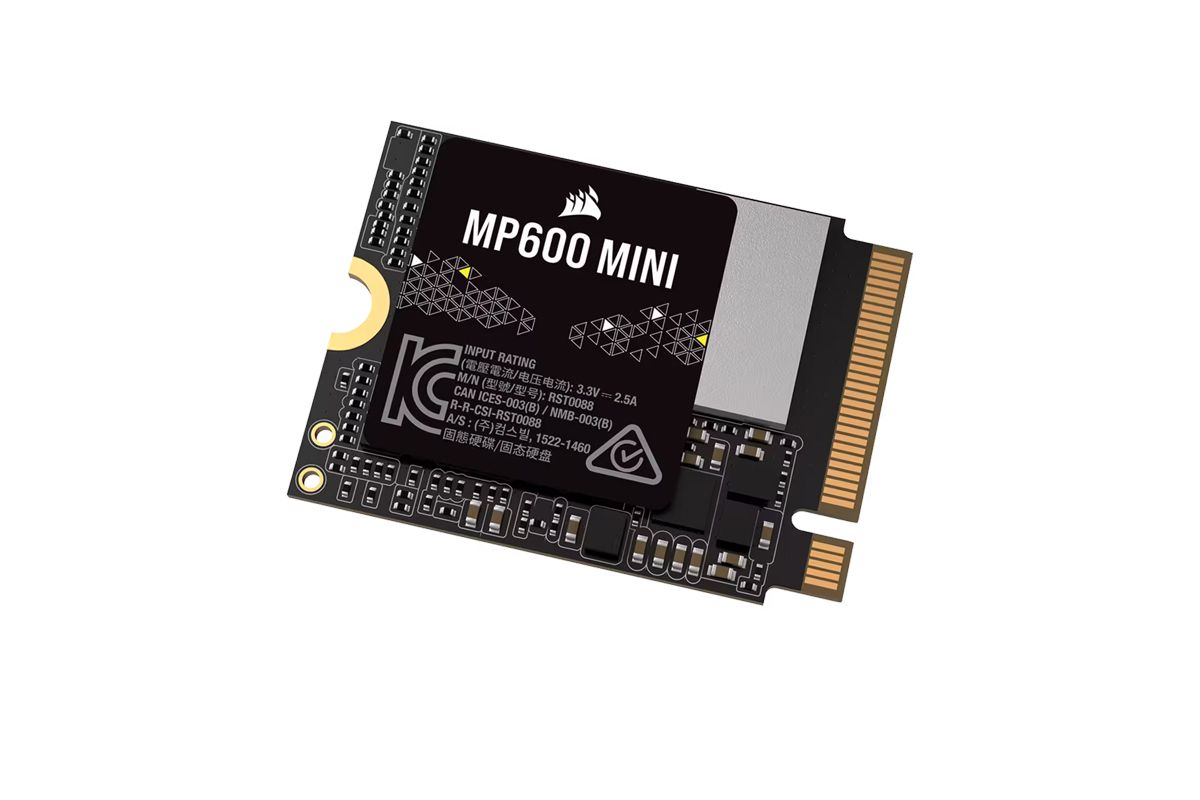 Corsair 1TB MP600 Mini card front