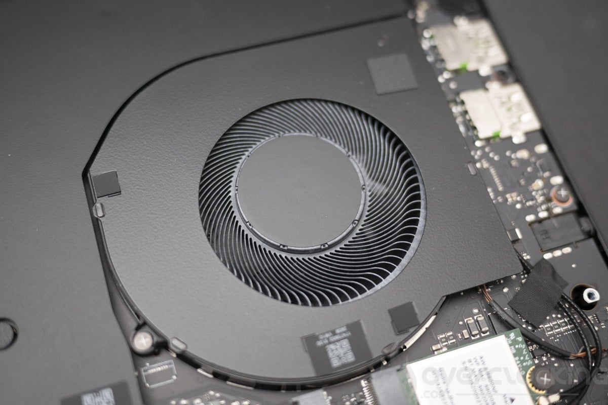 Razer Blade 16 - démontage FAN