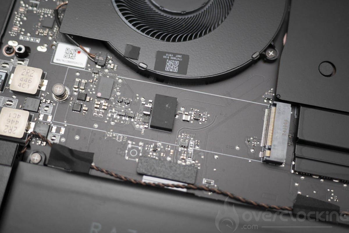 Razer Blade 16 - démontage SSD slot 2