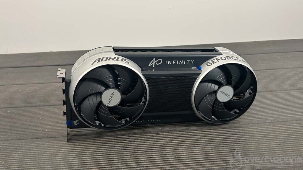 La AORUS RTX 5080 Infinity